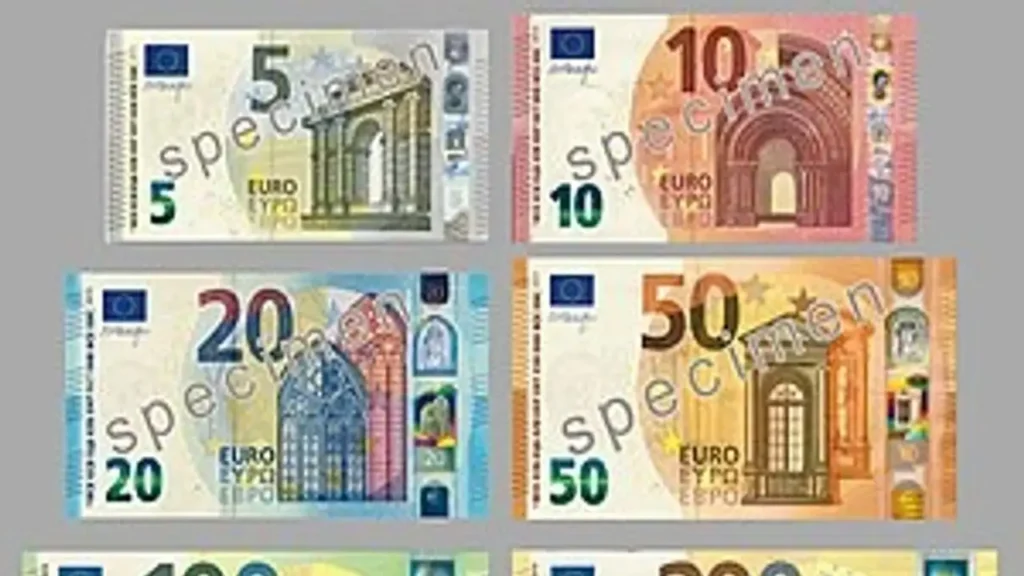 هبوط سعر صرف اليورو في السوق السوداء إلى 31,000 دونغ فيتنامي